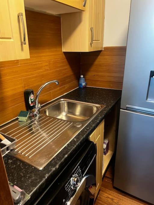 One Bedroom Apartment In Gorgie With New Central Heating System Edimburgo Exterior foto